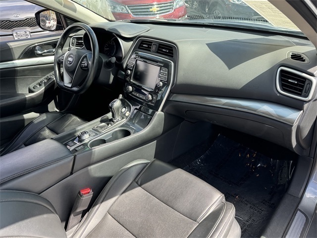 Vehicle image 14 of 30