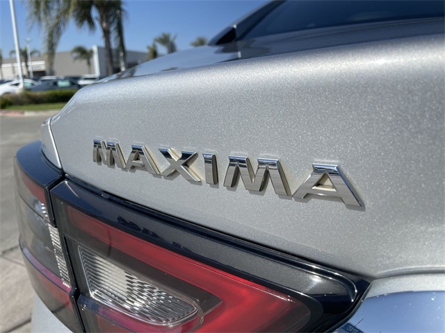 Vehicle image 32 of 35