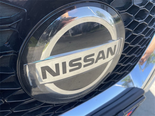 Vehicle image 31 of 35