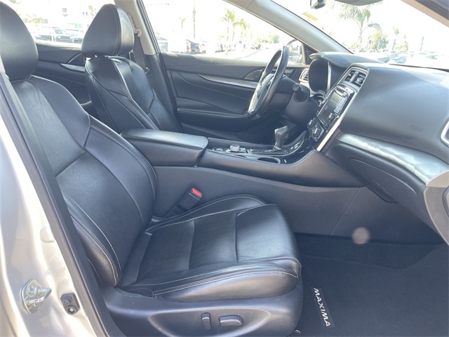 Vehicle image 28 of 35