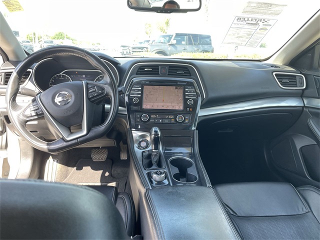 Vehicle image 20 of 35