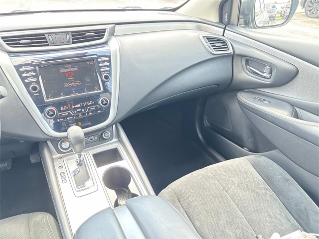 Vehicle image 15 of 32