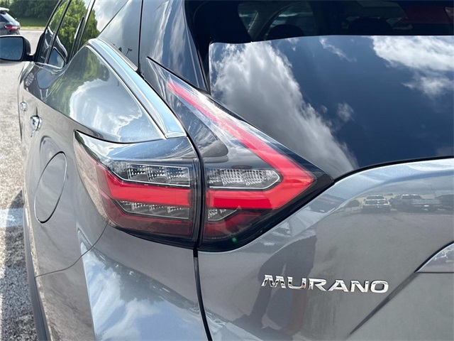 Vehicle image 11 of 32