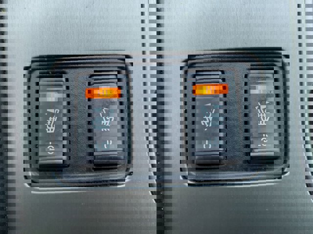 Vehicle image 23 of 29