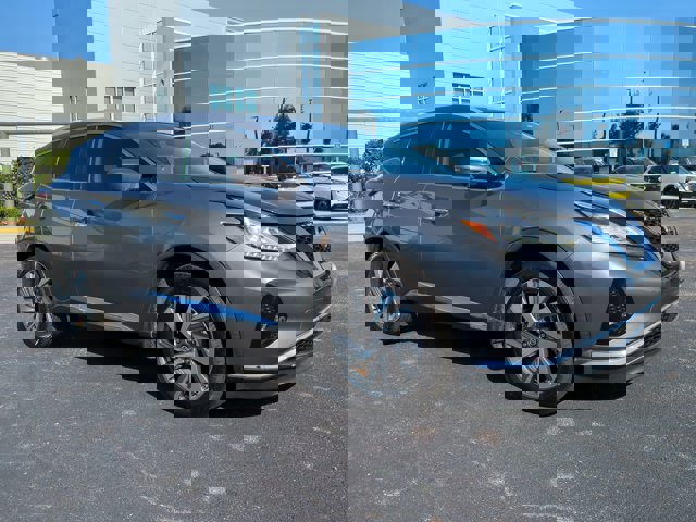 Vehicle image 3 of 29
