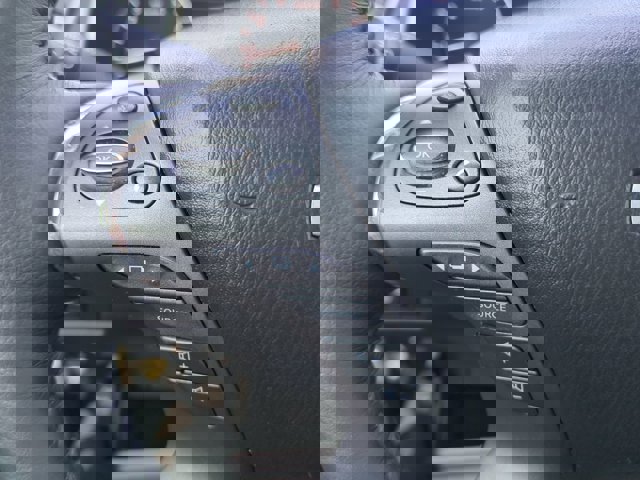 Vehicle image 25 of 29