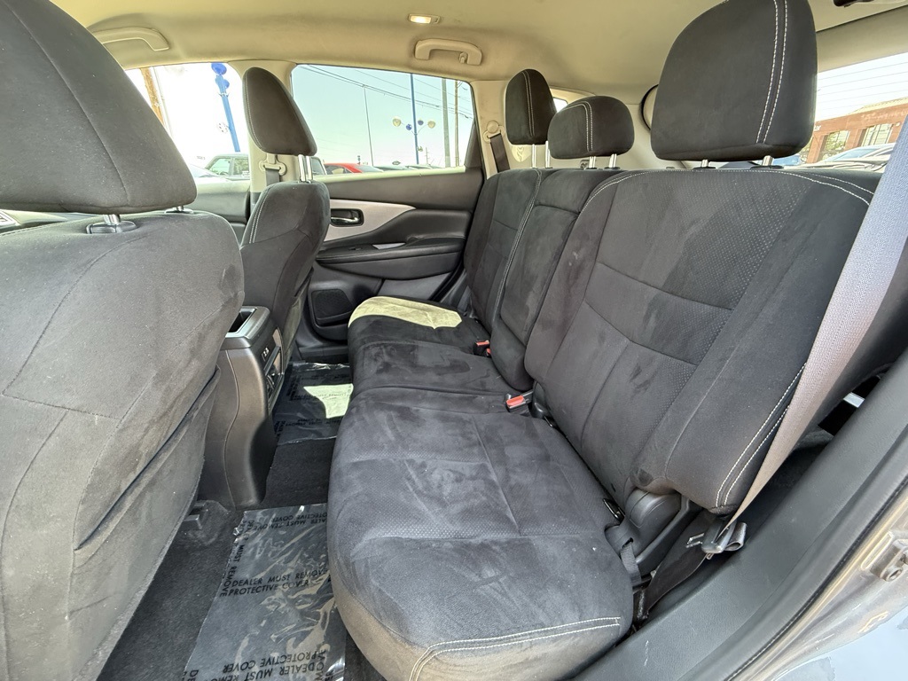 Vehicle image 21 of 29