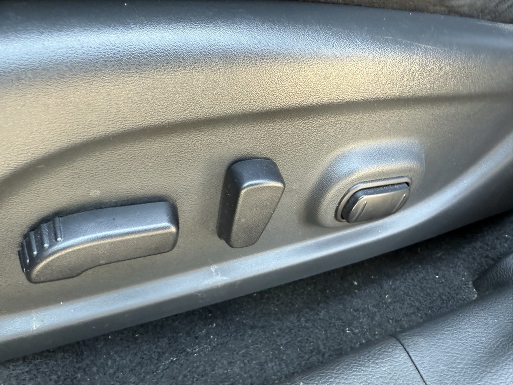 Vehicle image 15 of 29