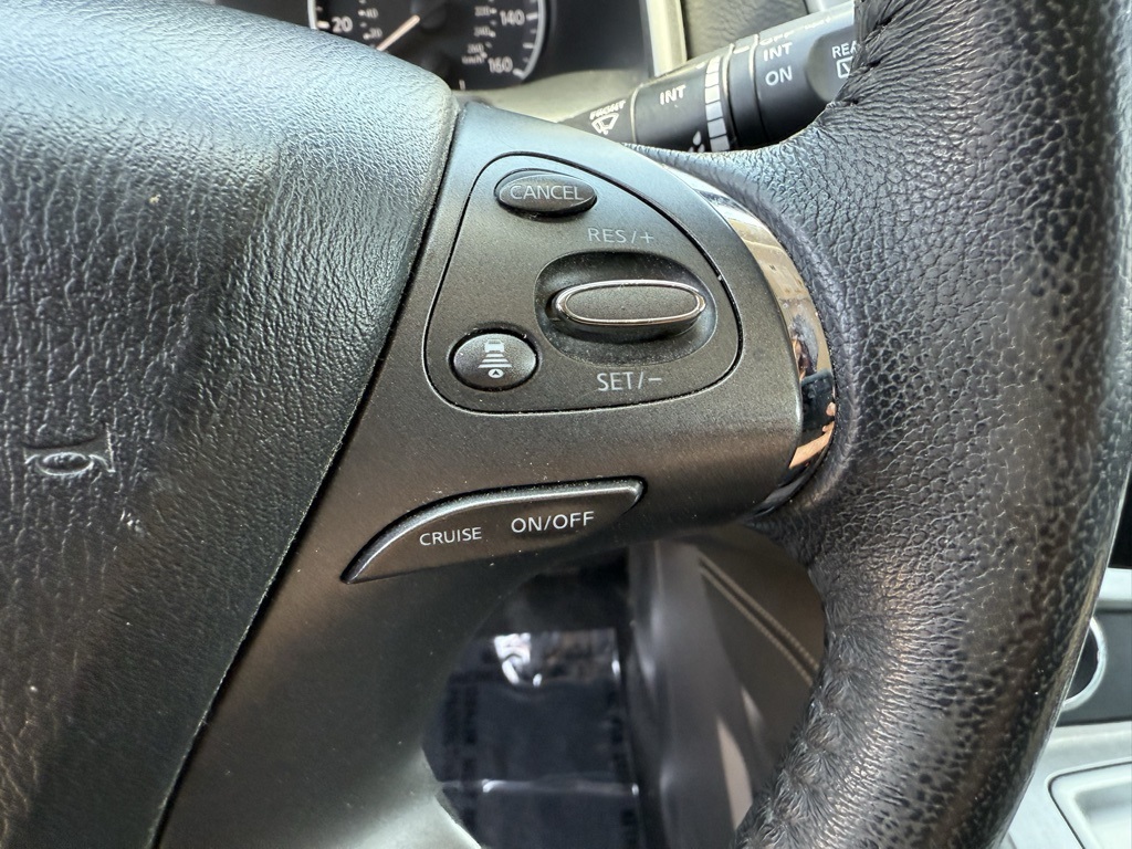 Vehicle image 17 of 29