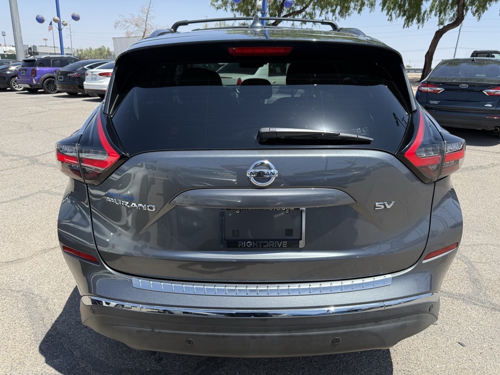 Vehicle image 8 of 29
