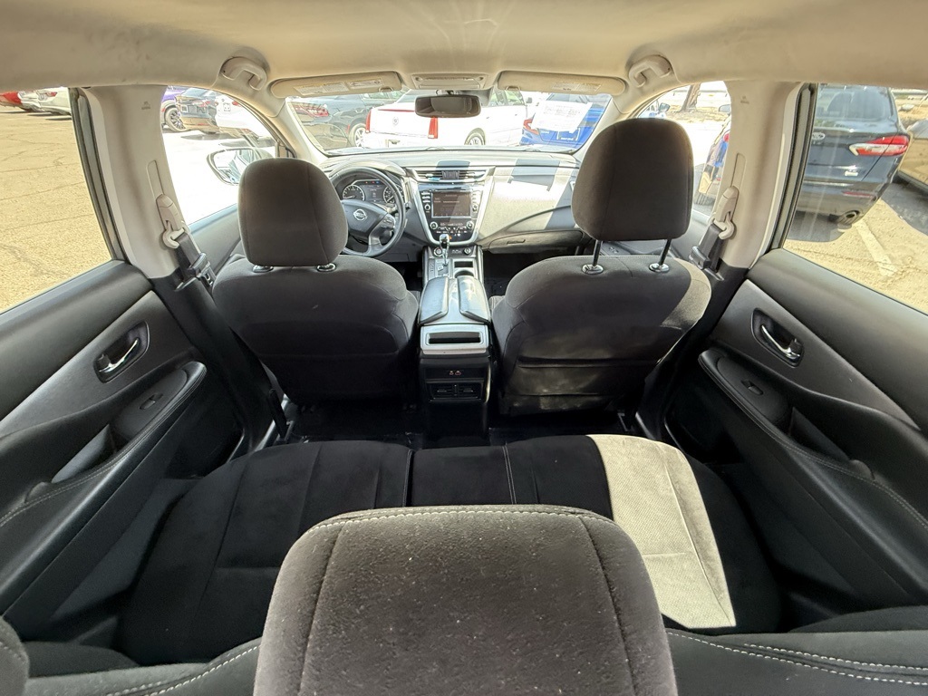 Vehicle image 28 of 29