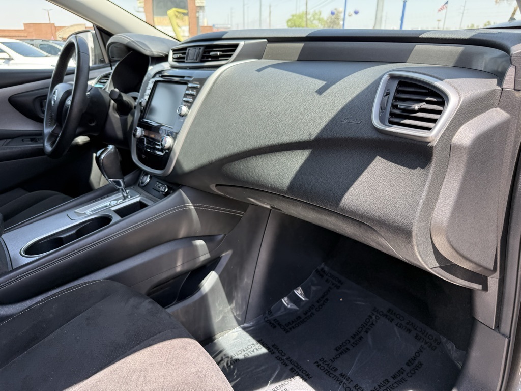 Vehicle image 26 of 29