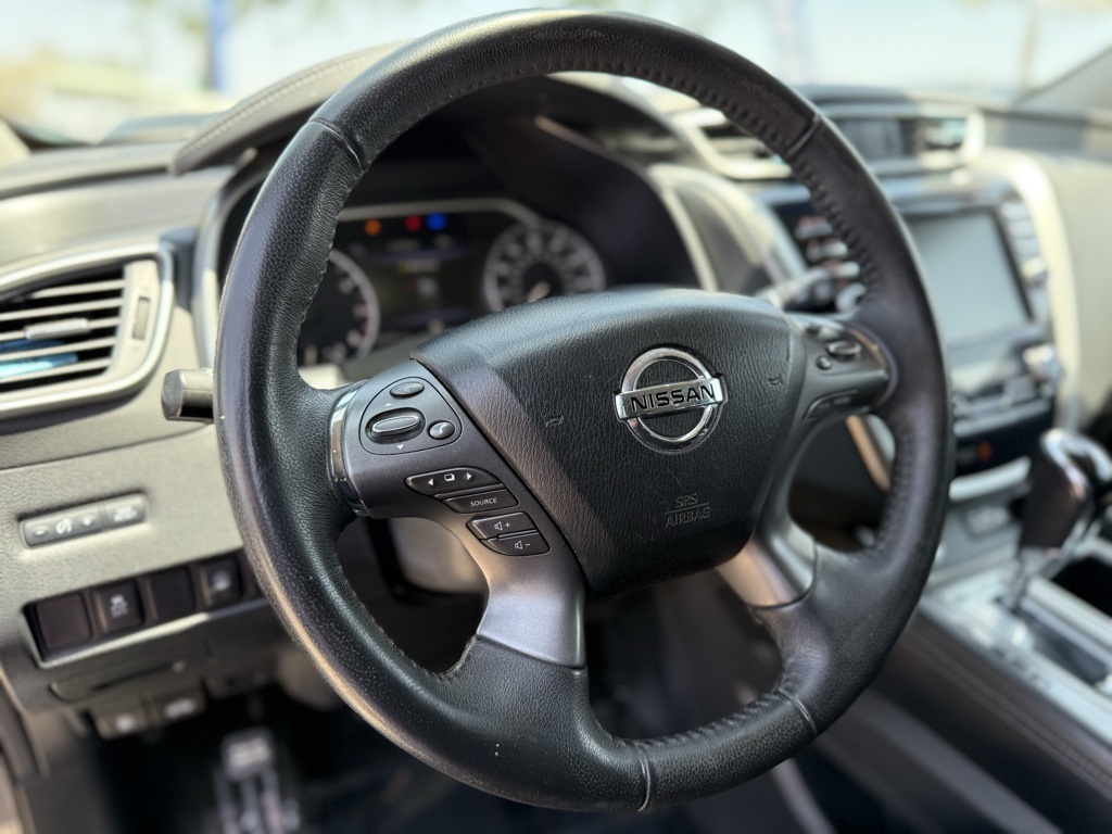 Vehicle image 14 of 29
