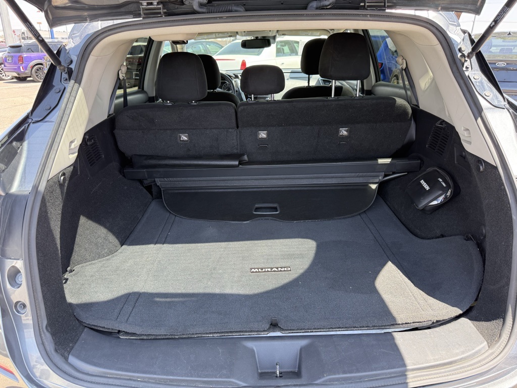 Vehicle image 27 of 29