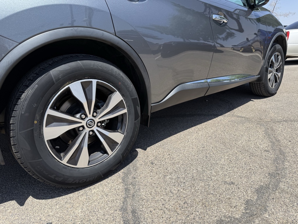 Vehicle image 9 of 29