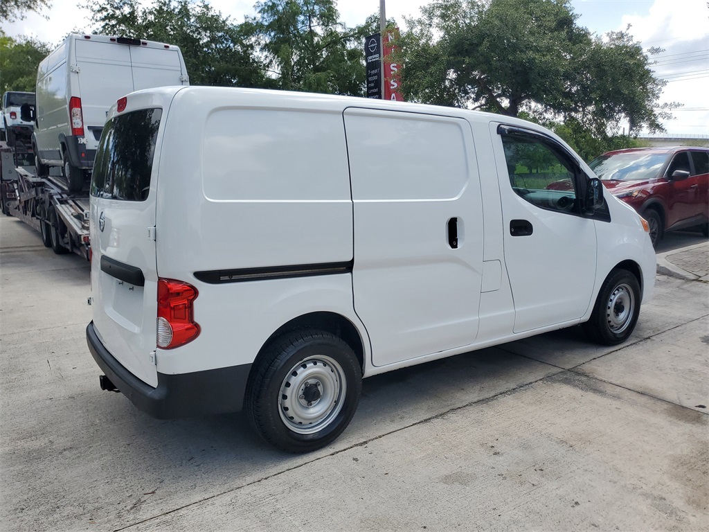 Vehicle image 4 of 27