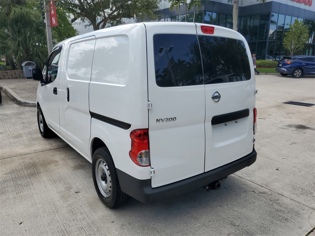 Vehicle image 6 of 27