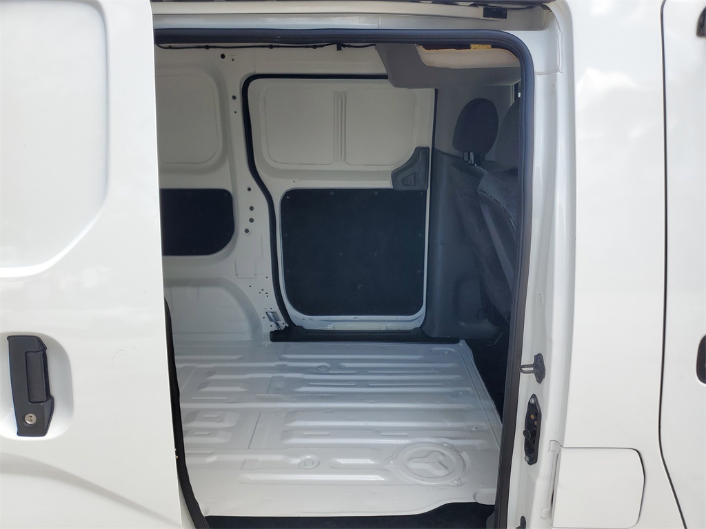 Vehicle image 11 of 27