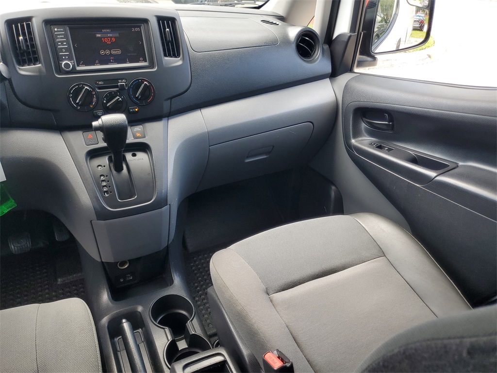 Vehicle image 15 of 27