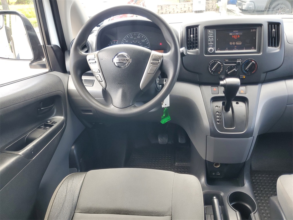 Vehicle image 16 of 27