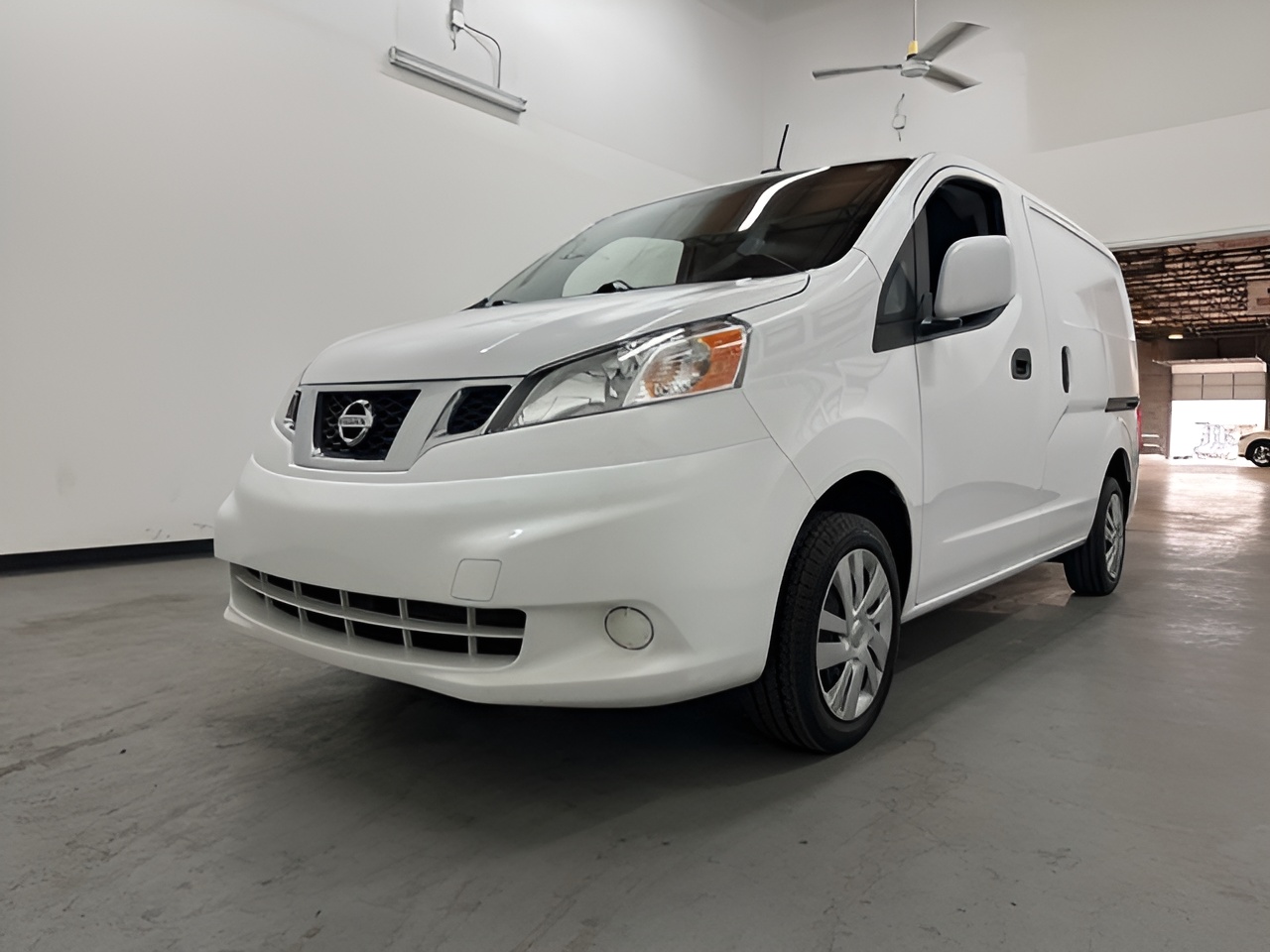Vehicle image 60 of 68