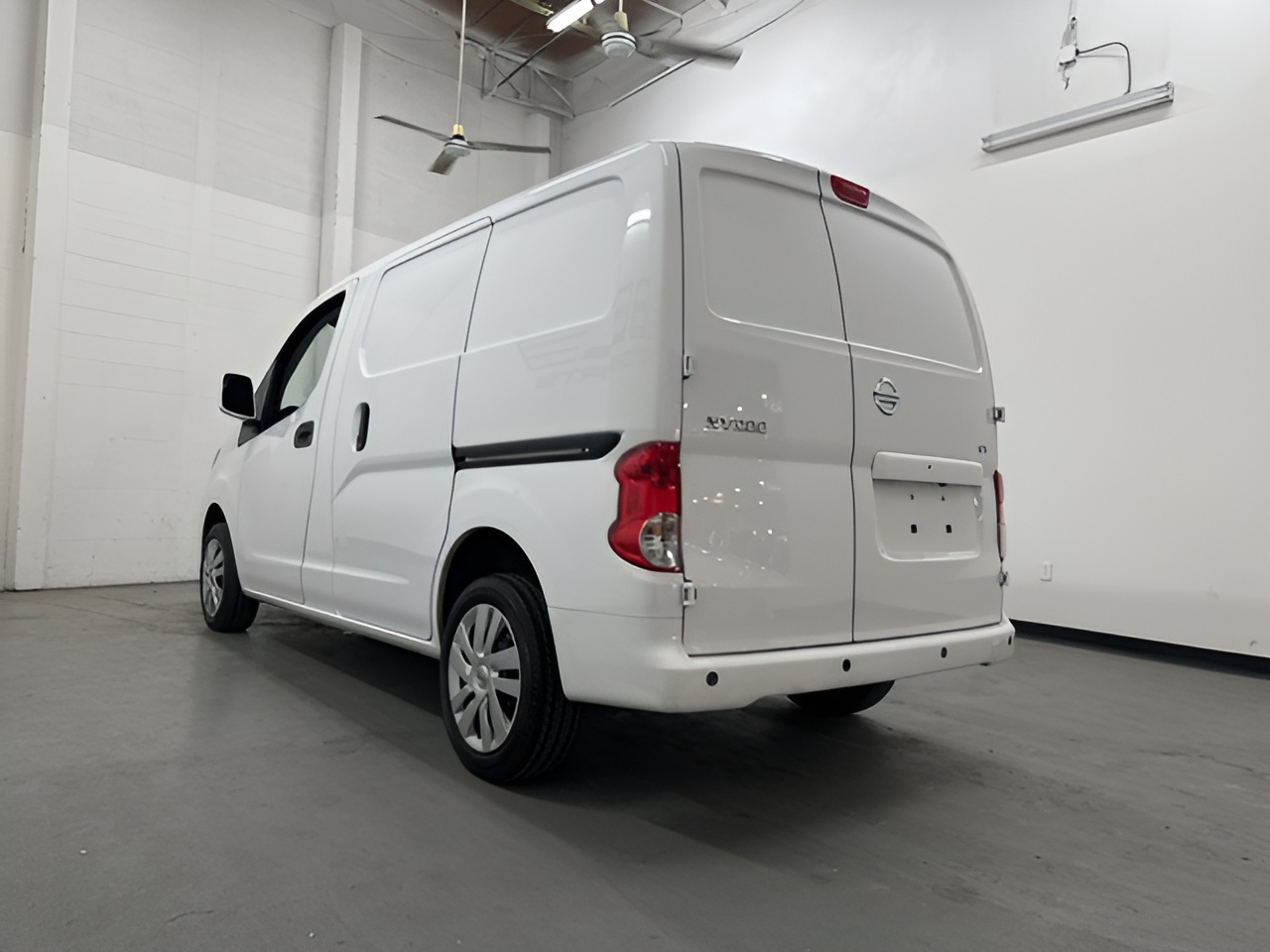 Vehicle image 67 of 68