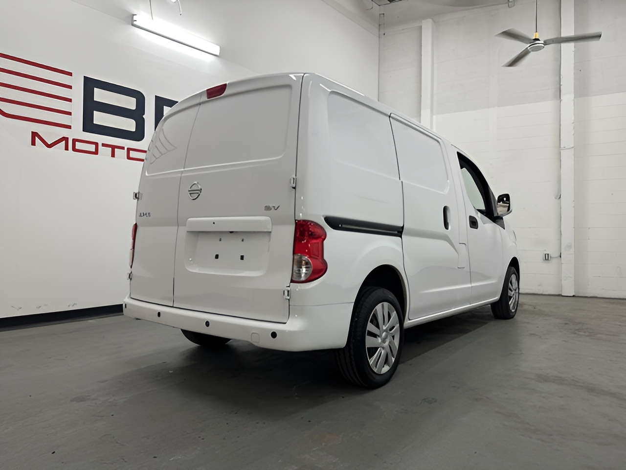 Vehicle image 65 of 68