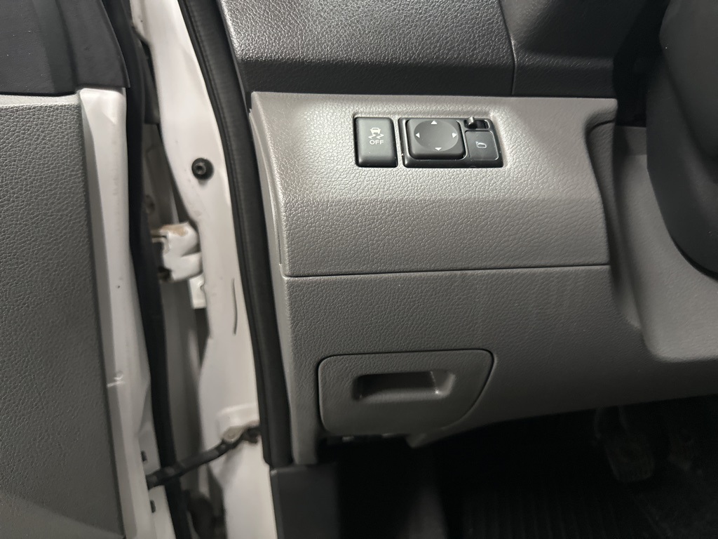 Vehicle image 35 of 68