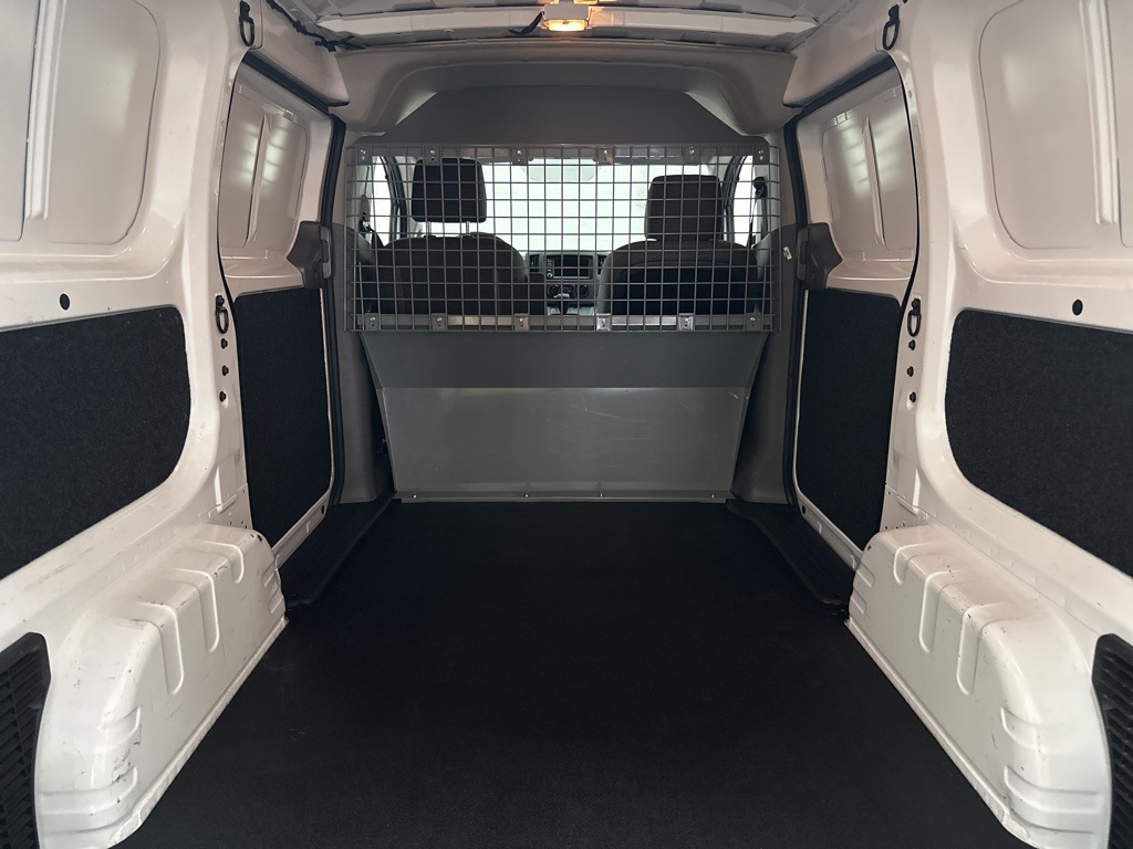 Vehicle image 21 of 68