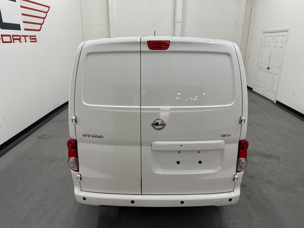 Vehicle image 16 of 68