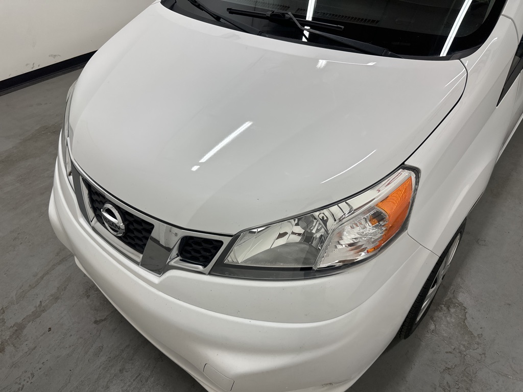 Vehicle image 25 of 68