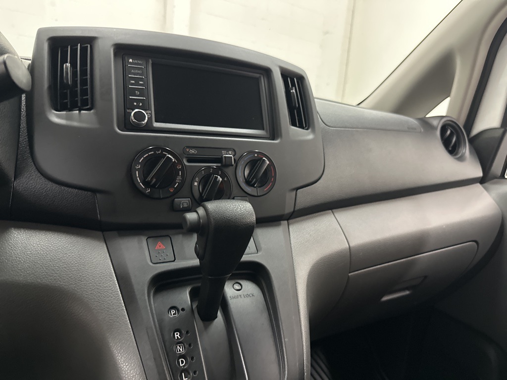 Vehicle image 44 of 68