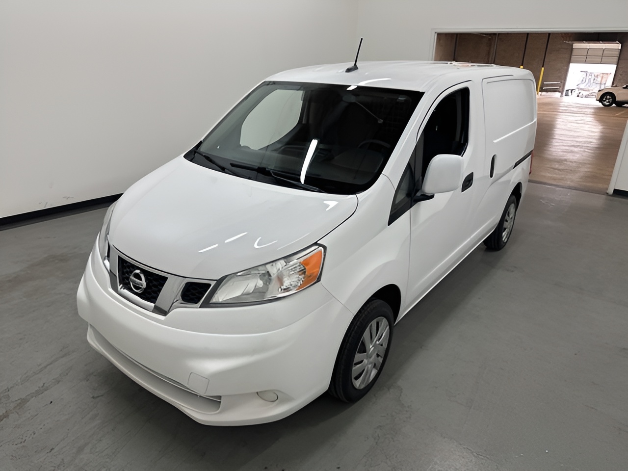 Vehicle image 61 of 68