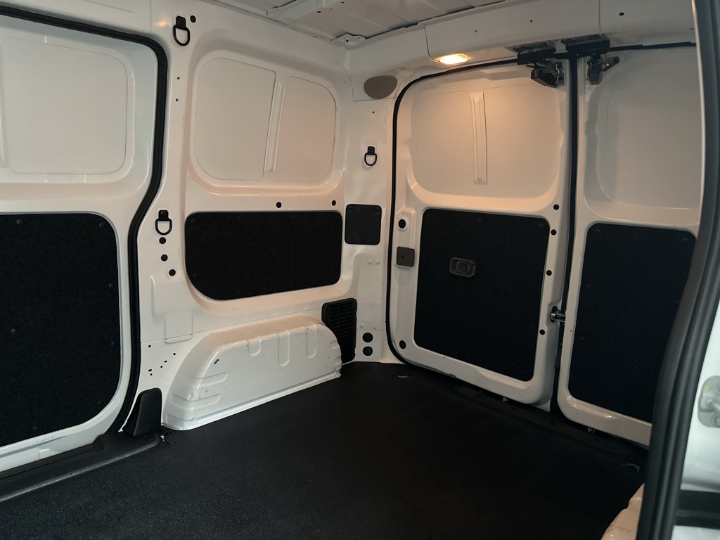 Vehicle image 50 of 68