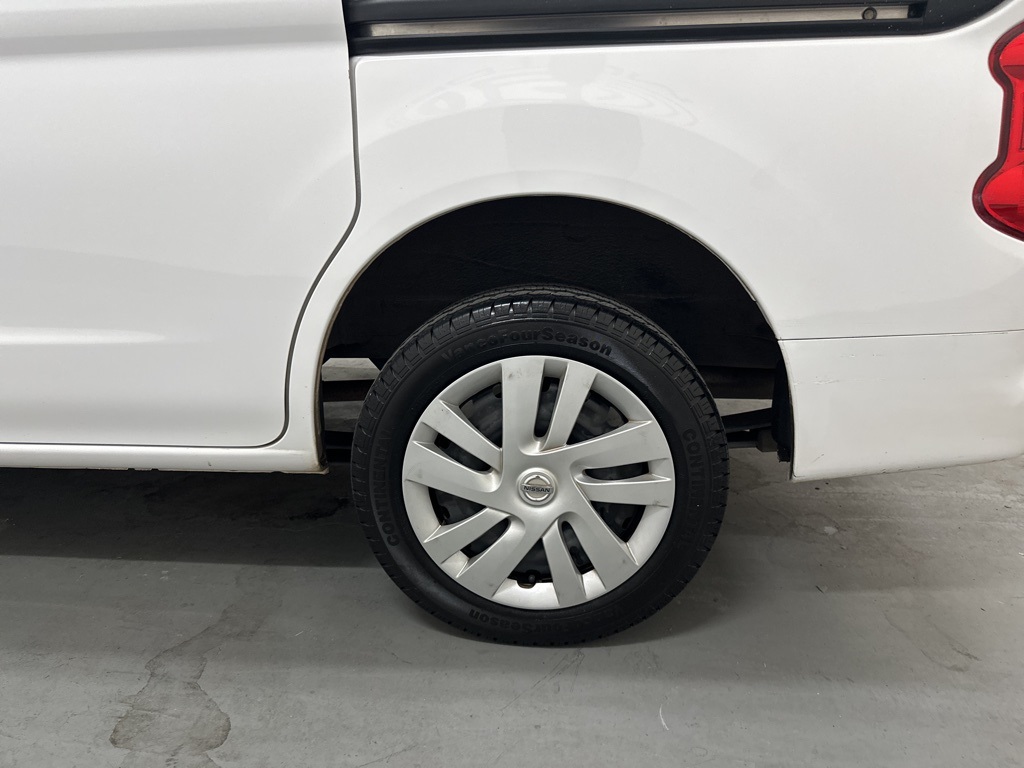 Vehicle image 58 of 68