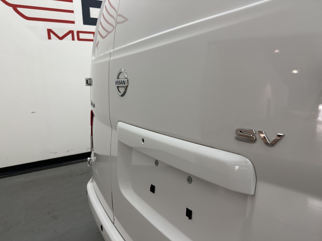 Vehicle image 14 of 68