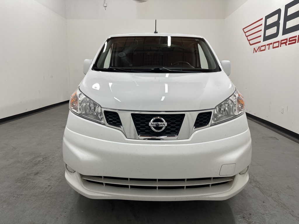 Vehicle image 4 of 68