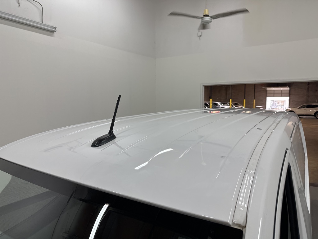 Vehicle image 27 of 68