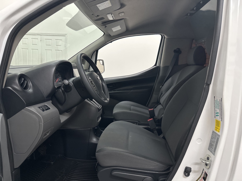 Vehicle image 29 of 68