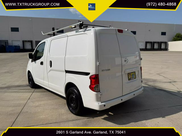 Vehicle image 10 of 49