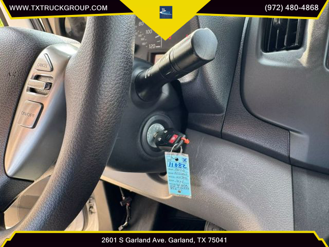 Vehicle image 27 of 49