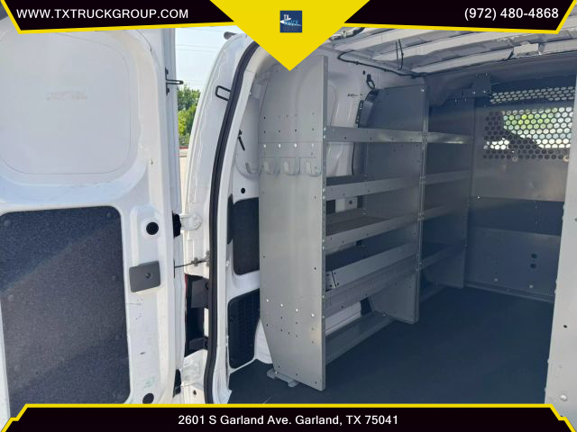 Vehicle image 22 of 49
