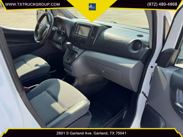 Vehicle image 17 of 49