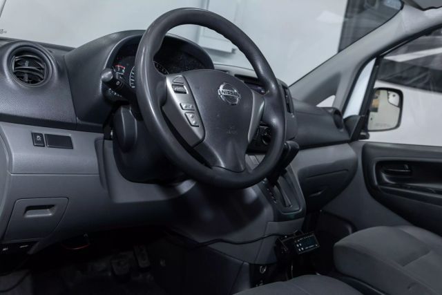 Vehicle image 18 of 36