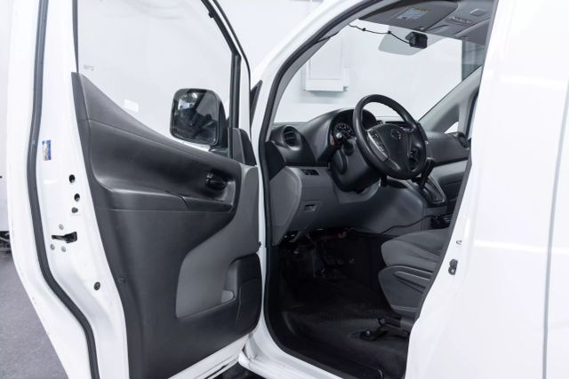 Vehicle image 16 of 36
