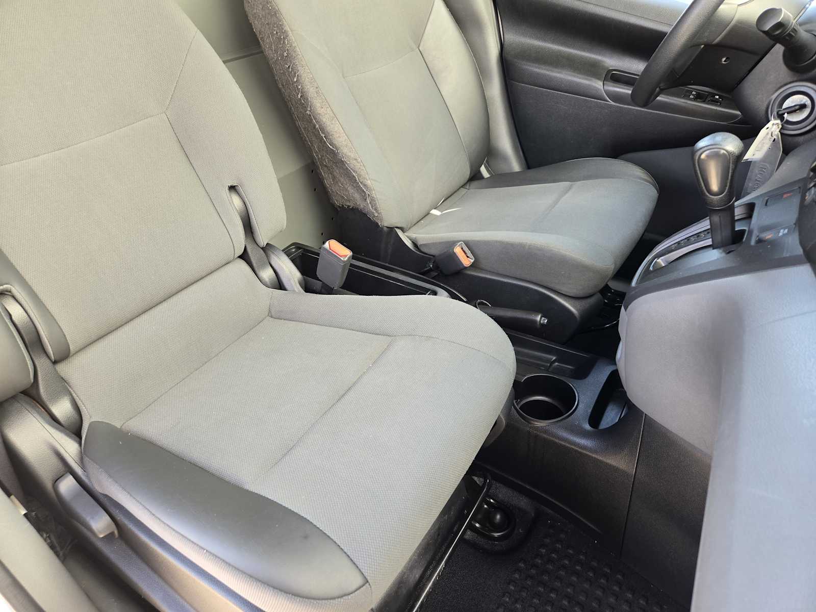 Vehicle image 14 of 31