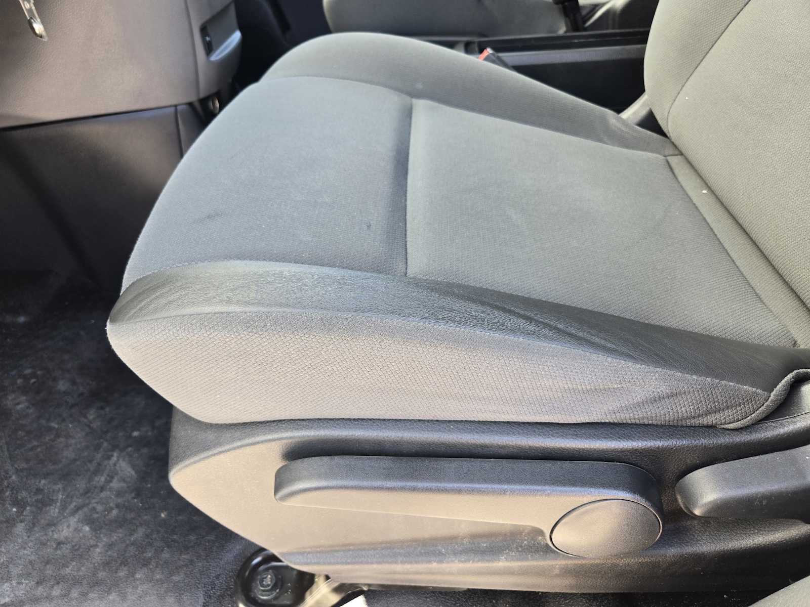 Vehicle image 24 of 31