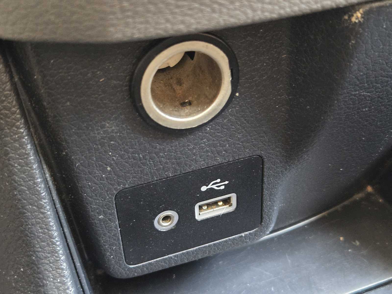 Vehicle image 21 of 31