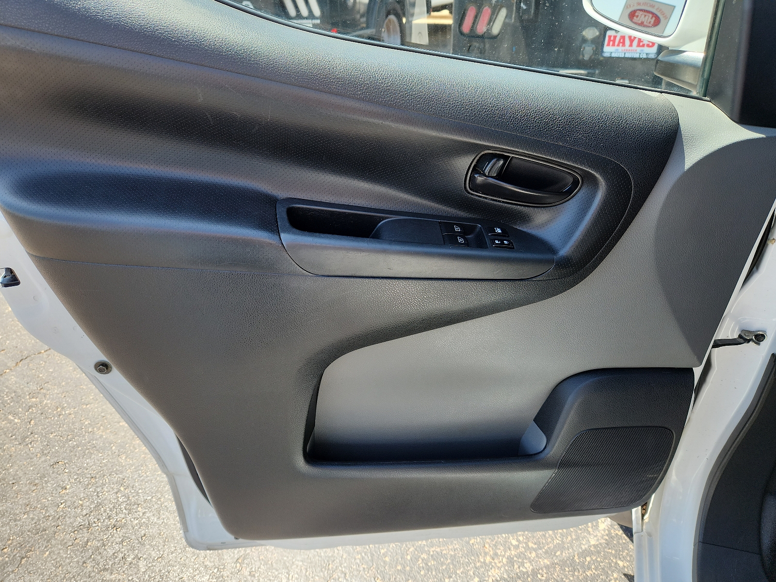 Vehicle image 10 of 16