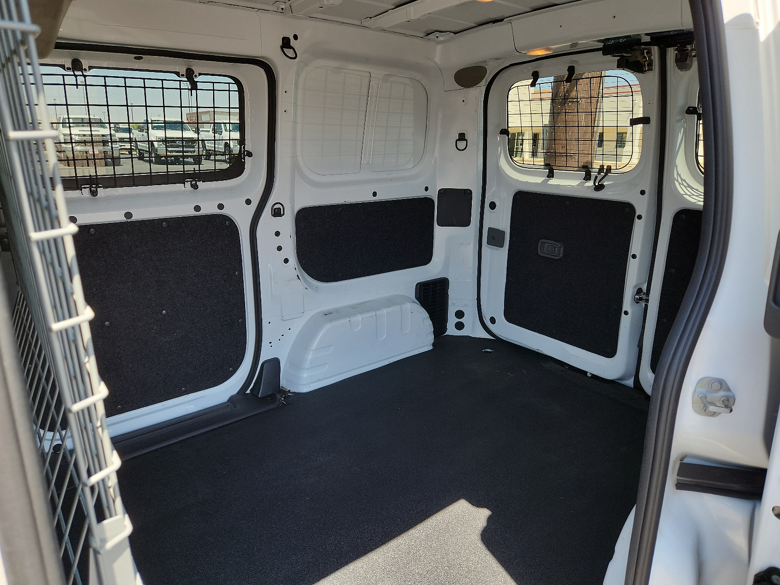 Vehicle image 9 of 16